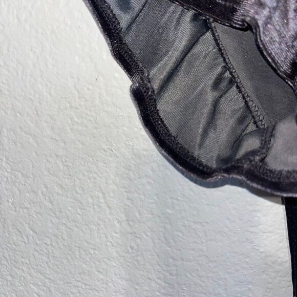 Old Navy Top Women's Velvet Ruffle Sleeve XL Coal Smoke - Picture 4 of 11